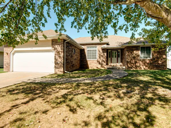 605 W Coventry Street, Nixa, MO 65714