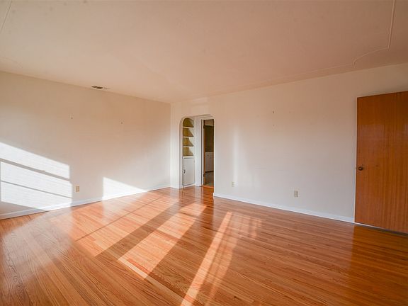 5th image of 93 Corte Maria Ave
