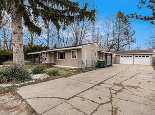 369 Elm St, Mount morris, MI 48458