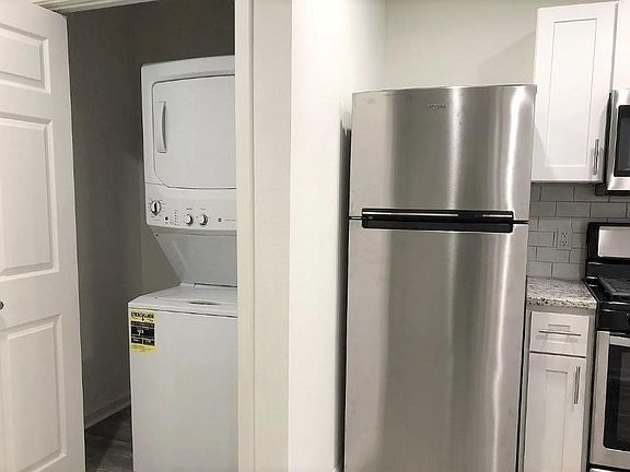 4th image of 5054 W University Blvd APT A
