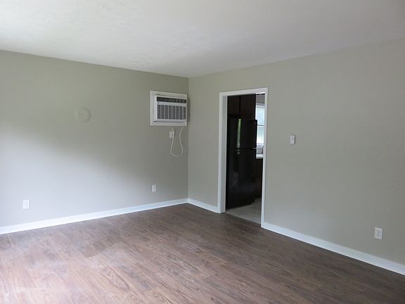 4th image of 117 N Ivy Ave