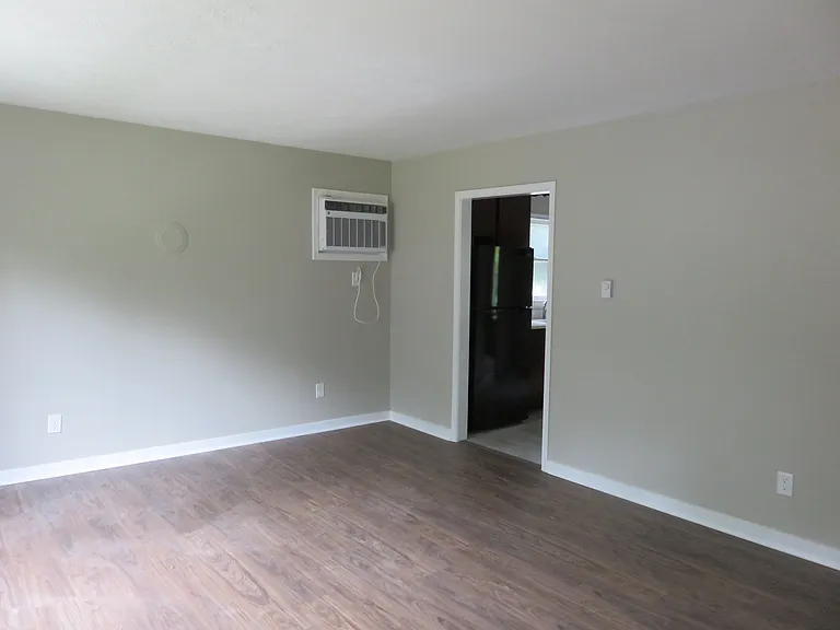 117 N Ivy Ave — Photo 4