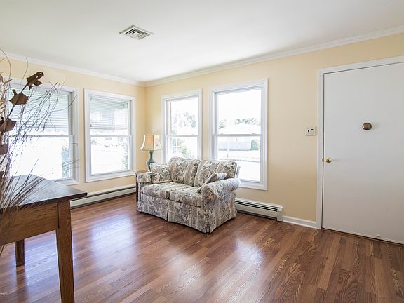4th image of 205 Port Royal Dr
