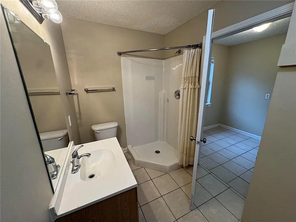 3 bed, 2.0 bath, 1192 sqft, $1,200 — Photo 3