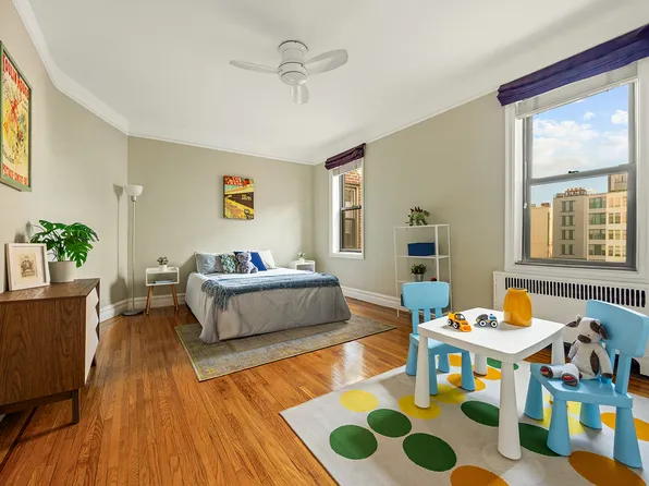 71 Ocean Parkway image 9 of 12