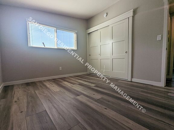 5th image of 965 Beverly Ave