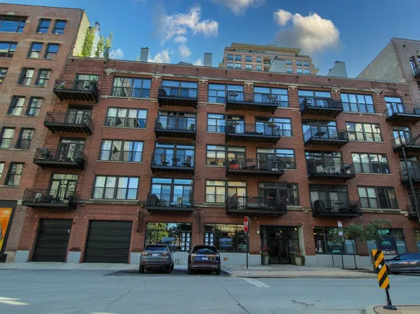 375 W Erie St APT 507, Chicago, IL 60654