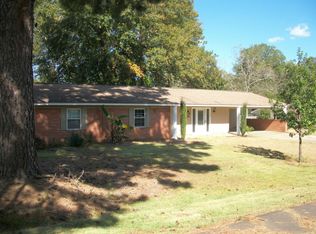 301 Marion St, Collins, MS 39428