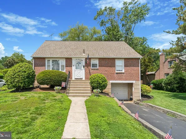 132 S Sproul Rd, Broomall, PA 19008