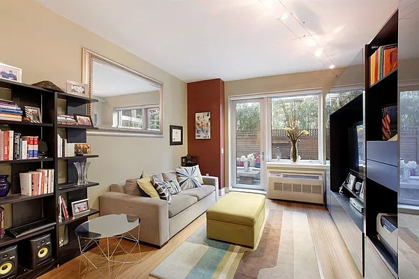 Sold by BLU Real Estate | media 16