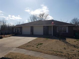 2935 Yorkshire Cir, Springdale, AR 72764