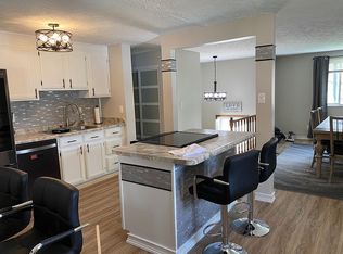 1009 Tindalaya Dr, Lansing, MI 48917