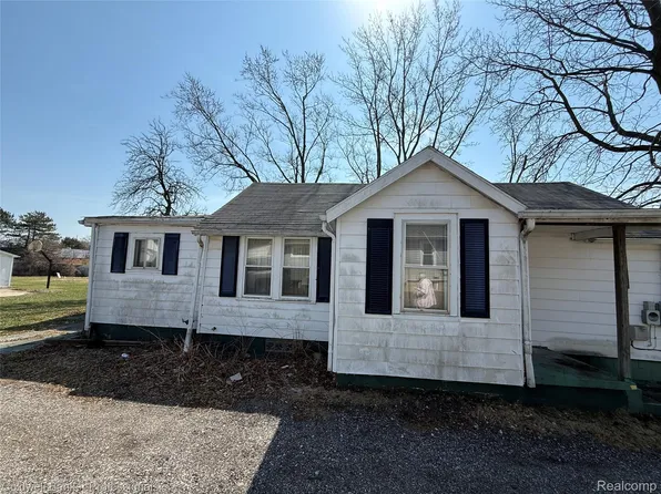 2931 Grant Rd, Rochester Hills, MI 48309