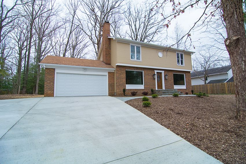 1st image of 407 Hillsmere Dr