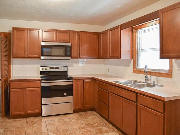 5th image of 8989 Traphagen St NW