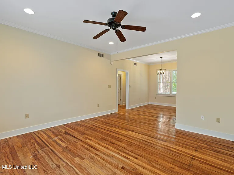 720 Broad St #1 — Photo 11