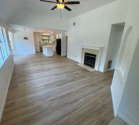 3rd image of 1512 Laurel Glen Blvd