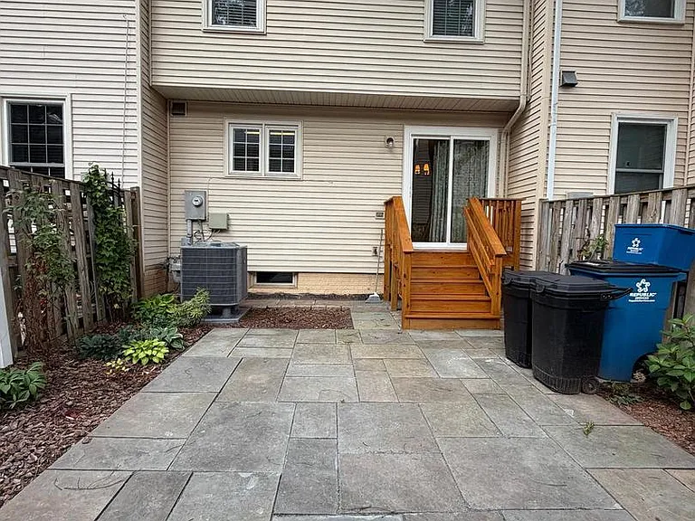 14611 Flower Hill Ct — Photo 2