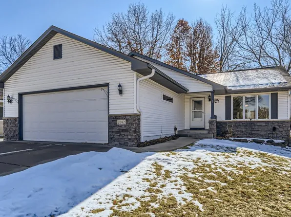 2082 Cowern Pl E, North Saint Paul, MN 55109
