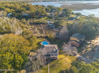 3718 Baywood Dr, Moss Point, MS 39563