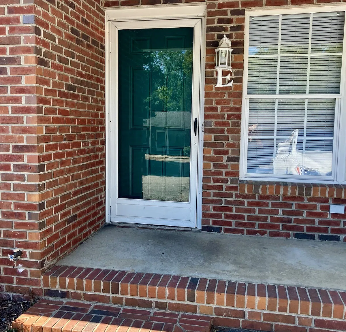 2 bed, $900 — Photo 1