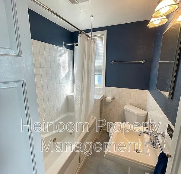 709 E Skyline Pkwy — Photo 17