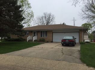 206 W Maple St, Franklin Grove, IL 61031