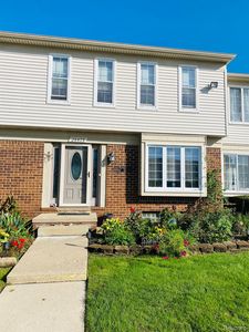 24475 Bashian Dr, Novi, MI, 48375