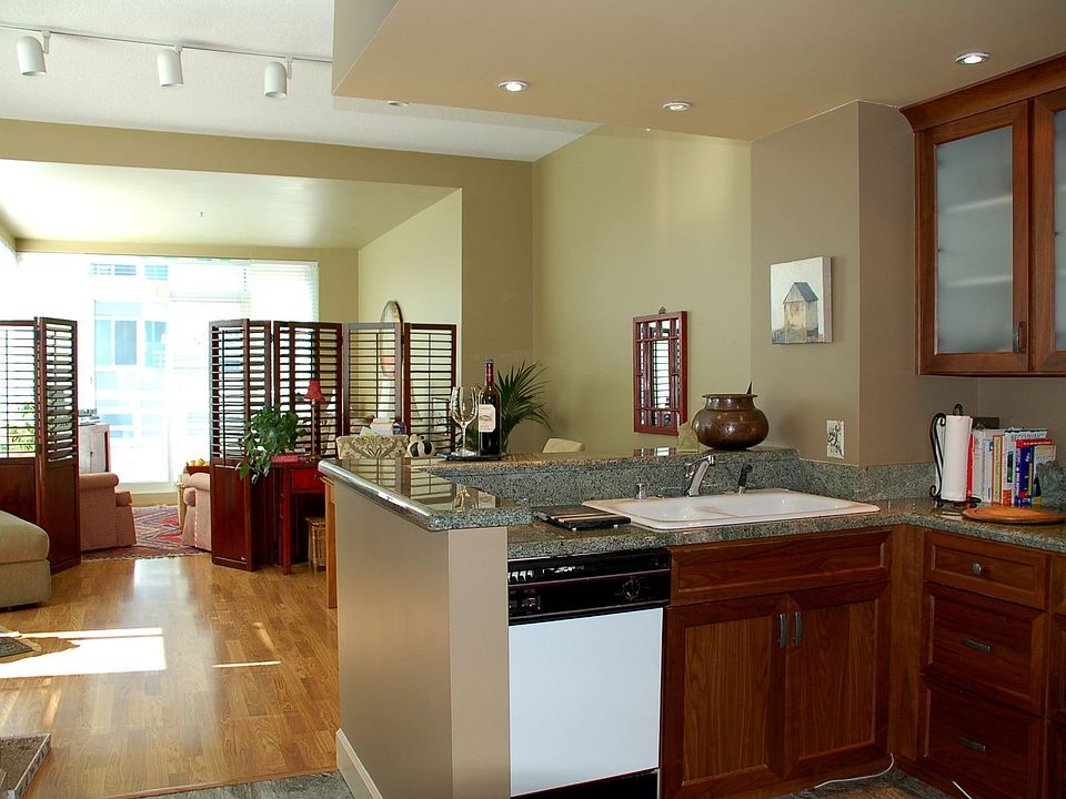 1st image of 220 Lombard St APT 315