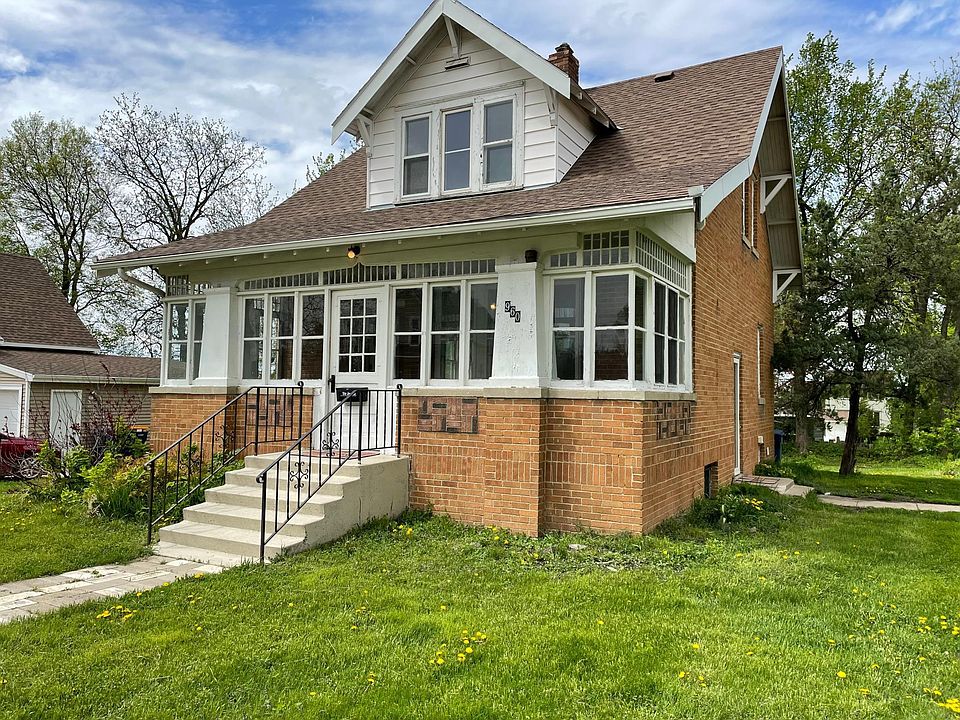 1st image of 960 Pioneer Ave