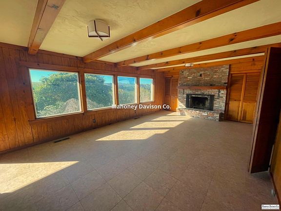 3rd image of 1310 Sunset Dr