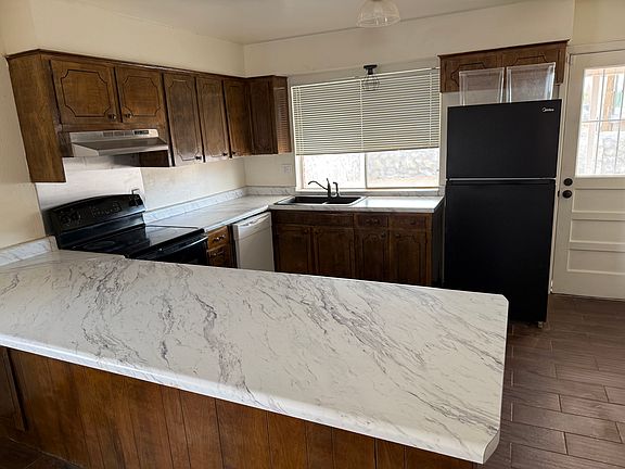 3rd image of 6821 Escondido Dr APT A