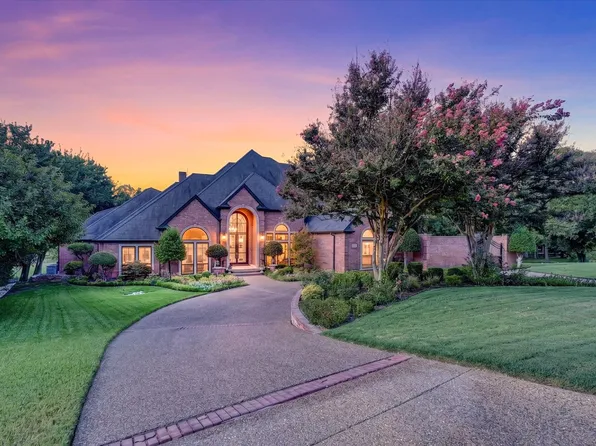 3742 Green Hollow Dr, Grand Prairie, TX 75052