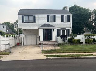 345 Norfeld Blvd, Elmont, NY 11003