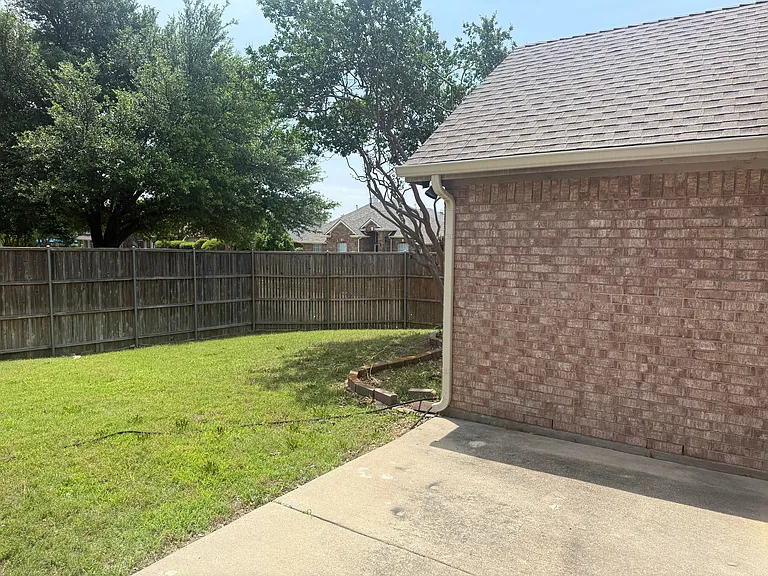9200 Fairwood Ct — Photo 28