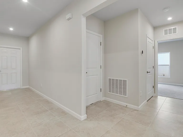 15404 SW American St — Photo 30