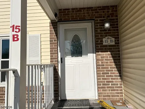 15B Delar Pkwy Photo 1