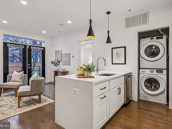 3rd image of 1508 F St NE APT 3