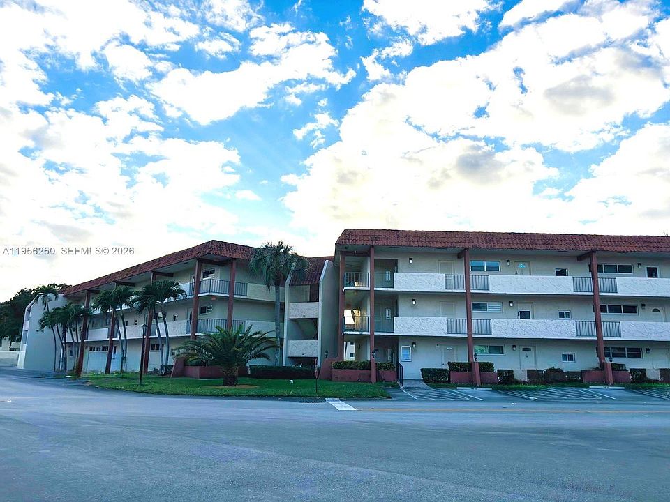 1st image of 411 S Hollybrook Dr APT 305