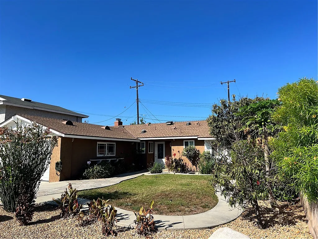 3 bed, 1400 sqft, $3,900 — Photo 2