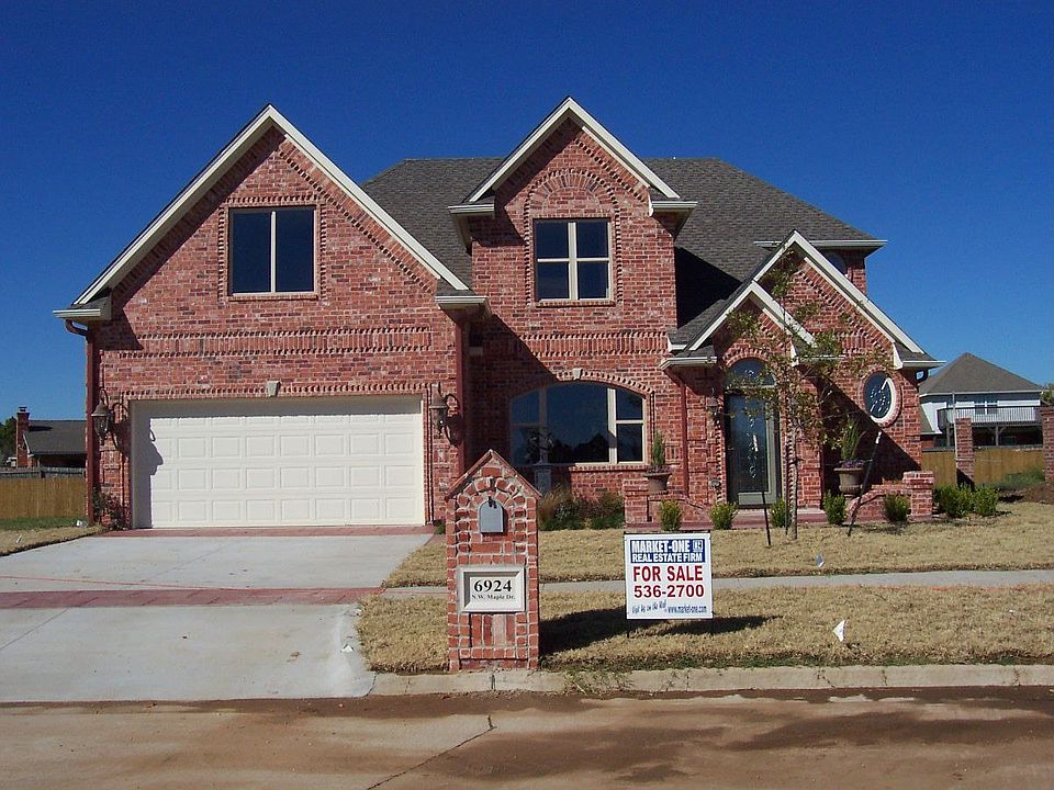 6924 NW Maple Drive