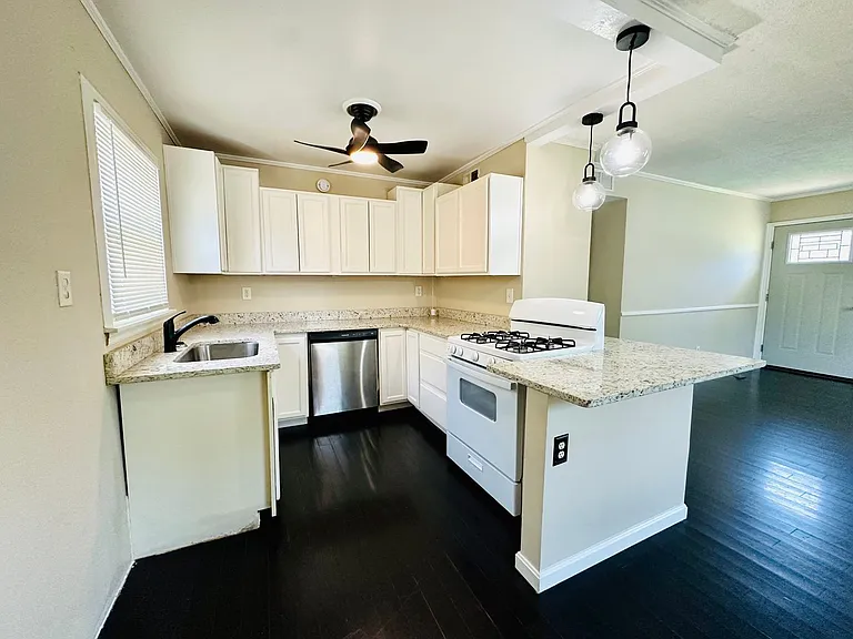 2506 Fureen Dr — Photo 6