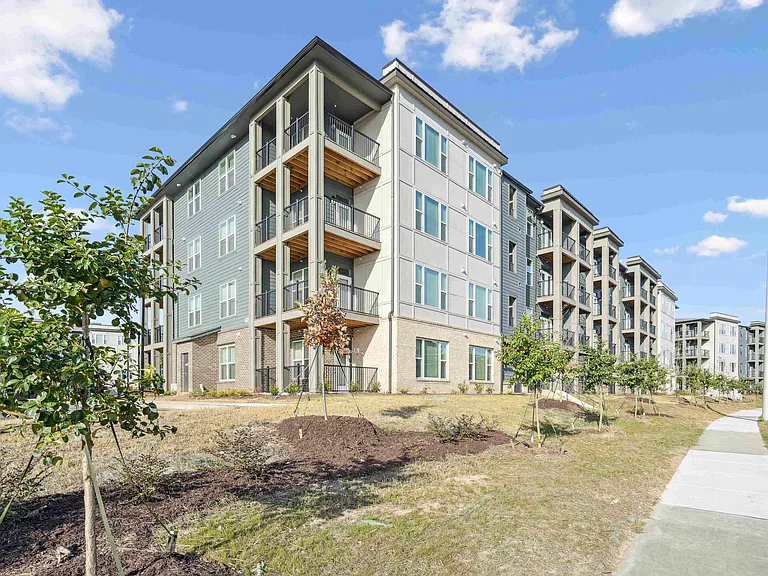 ACCENT BRIER CREEK — Photo 13