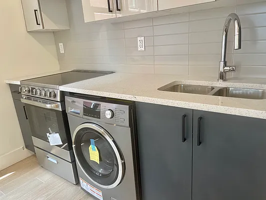 Rented by MQ Realty LLC | media 2