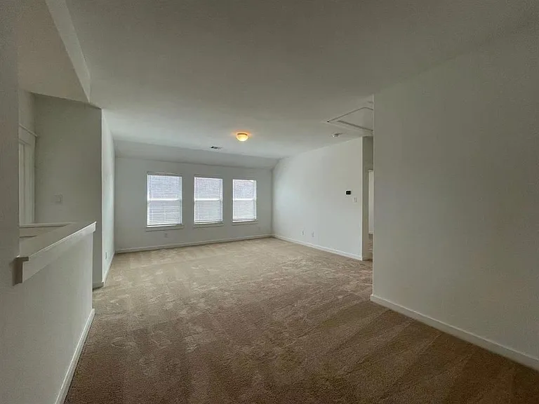 815 Summer Village Way — Photo 15