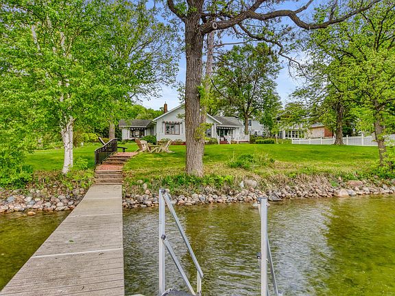 2nd image of 1522 E Shore Dr