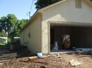 448 Perry St, Lawrence, KS 66044