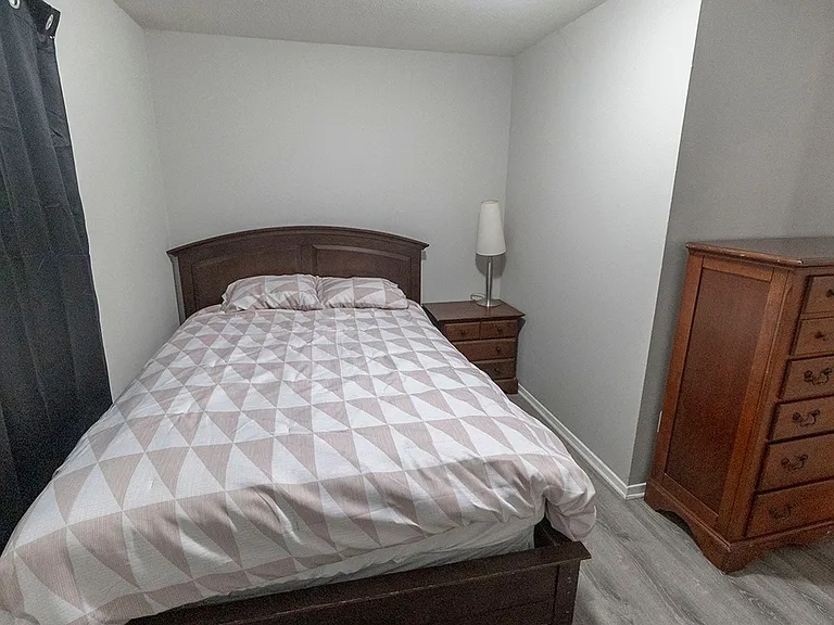 204 Wheaton Ct — Photo 13