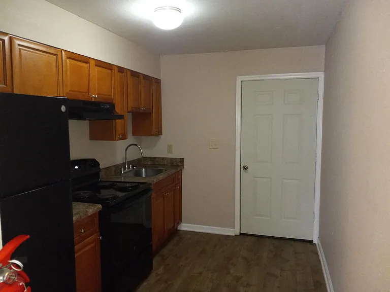 703 Putnam Dr #2 — Photo 9
