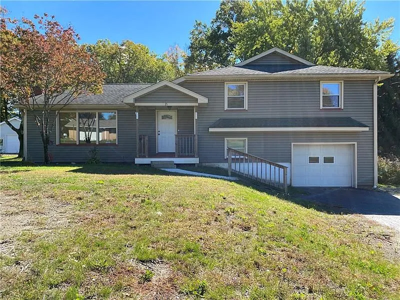 21 Webster Dr photo 1